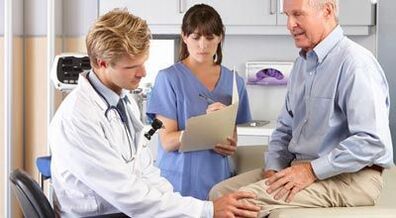 Patient with arthrosis to check an orthopedic